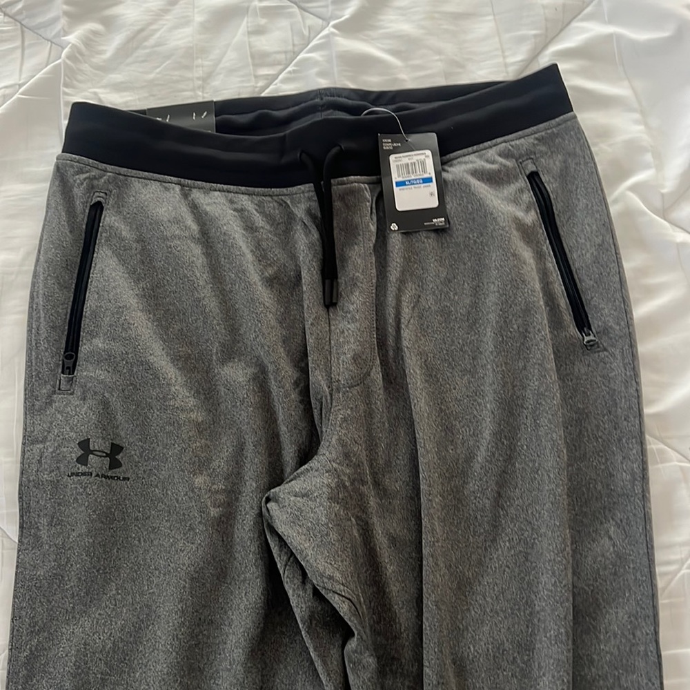 Men’s XL UNDER ARMOUR JOGGERS NWT